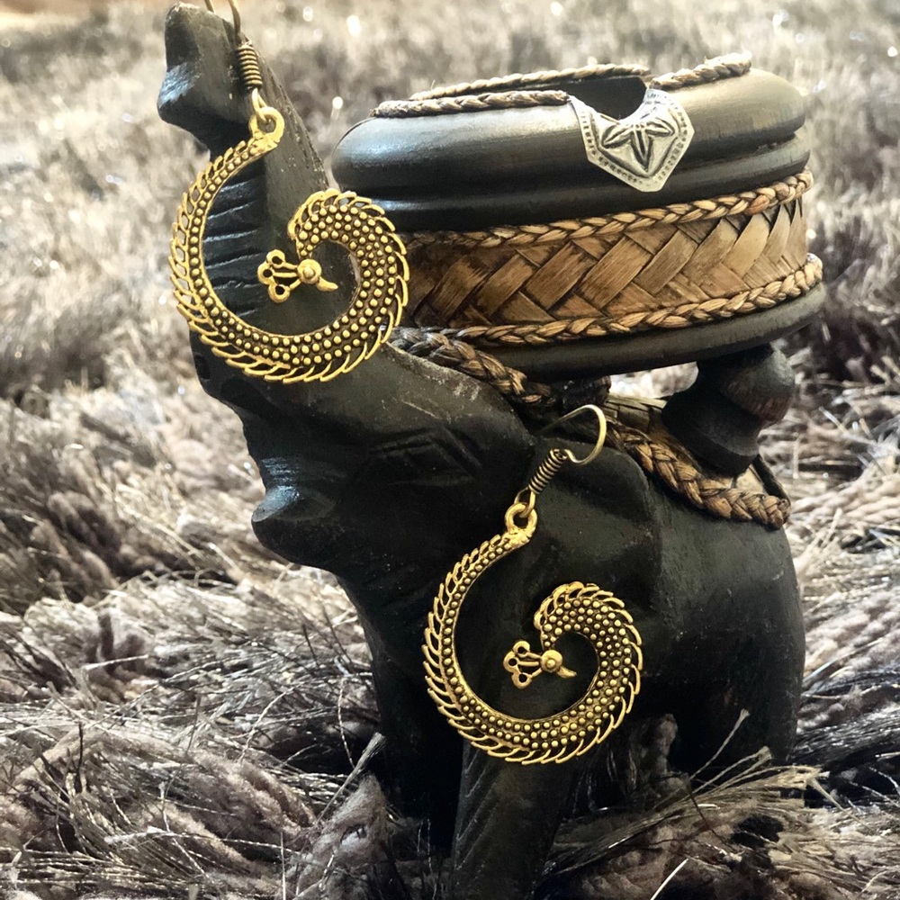 Dangling earrings set